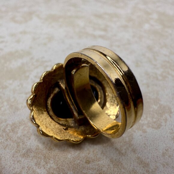 Vintage Signed Uncas Gold Tone Cameo Adjustable Ring - Picture 7 of 7